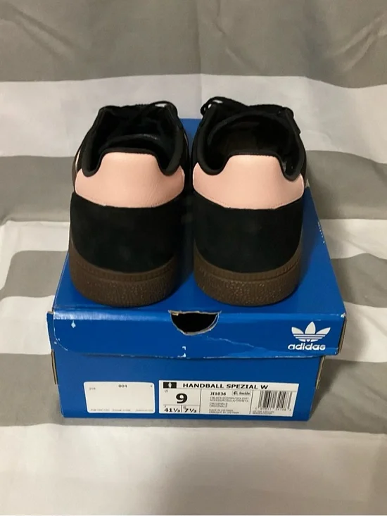Adidas Handball Spezial Women’s size 9/8Y New w/ Box - Picture 2 of 3